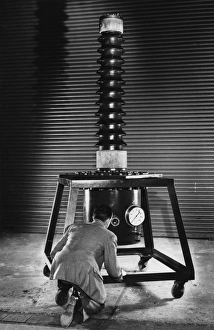 National Physical Laboratory UK Drucke: Absolute voltmeter, 1951