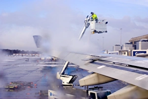 Manchester Airport Drucke: Aircraft deicing