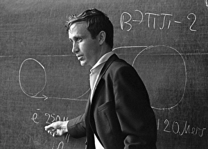 Drucke von Alexander Nikolaevich Skrinsky (*1936), sowjetischer Atomphysiker, hält eine Vorlesung am Institut für Kernphysik Bilder Datiert 2008 April: Alexander Skrinsky, sowjetischer Physiker