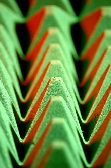 Drucke von Anödische Steine. Enge Aufnahme von Schaumsteinen, die den Wänden eines Anödikammer dienen, um sie zu befestigen. Die Form der Steine verhindern Reflexionsschallwellen (Echos) Bilder Datiert 2007 April: Echoisches Mosaik