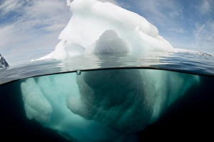 Polar Landscape Photography Drucke: Antarctic iceberg, split view