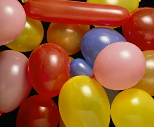 Colourful Party Decorations Drucke: Assortment of coloured balloons
