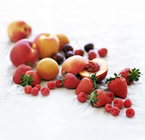 Summer Fruit Drucke: Assortment of summer fruit