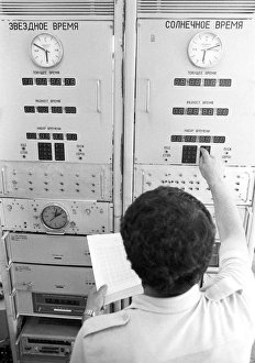 Atomklocke in einem Beobachtungsort C016 / 7637