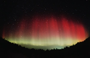 Drucke von Ein Blick auf eine farbenfrohe Aurora Borealis-Anzeige (Nordlicht) Bilder Datiert 1992 September: Aurora borealis