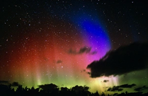 Aurora Borealis Display Drucke: Aurora Borealis display with clouds