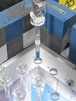 National Physical Laboratory UK Drucke: Automatic sample changer C016 / 3808