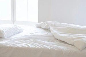 Empty Room Interior Design Drucke: Empty bed
