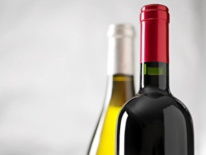 White Wine Bottles Drucke: Bottles of wine