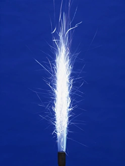 Bilder Datiert 1. Dezember 2003: Verbrennungsmagnesium