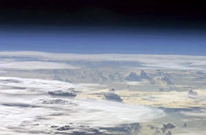 Space Station Photography Drucke: Cloud layers, ISS image C016 / 3872