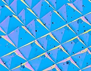 Scanning Electron Microscopy SEM Drucke: Coloured SEM of the surface of advanced sandpaper