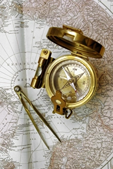 Navigation Tools Drucke: Compass and dividers on a map
