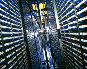 Bilder, datiert 1999: Robot für Computerbandmaschinenlager