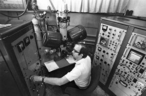 Bilder vom 6. März 2013: Regeln der frühen Elektronenmikroskopie