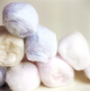 Facial Care Products Drucke: Cotton wool balls