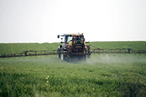 Agricultural Equipment Drucke: Crop spraying