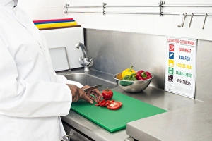 Kitchen Food Preparation Drucke: Cutting tomatoes