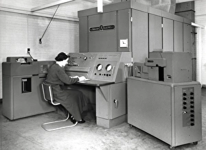Drucke von Der DEUCE-Rechner. Betrieb durch den Digital Electronic Universal Computing Engine (DEUCE)-Rechner Bilder Datiert 2008 September: DUZ-Computer, 1956