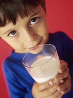 Calcium Rich Foods Drucke: Drinking milk