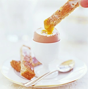 Breakfast Food Ideas Drucke: Eating a boiled egg