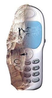 Drucke von Entwicklung der Kommunikationen Konzeptuelle Computerkunst, die den Fortschritt in der Kommunikations-Technologie illustriert. Frühgeschichtliche Höhlenmalerei entwickelt sich zu einem Mobiltelefon Bilder Datiert 2003 April: Entwicklung der Kommunikation