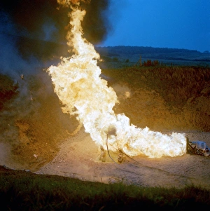 Bilder Datiert 1. Dezember 2008: Feuerwiderstandsfestigkeitstests