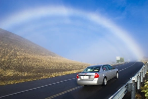 Mountain Road Photography Drucke: Fogbow, Hawaii