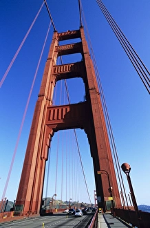 Goldener Hafengeleitbrücke