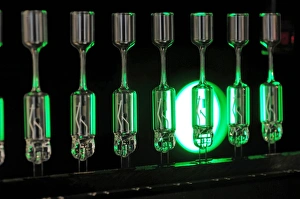 Energy Efficient Lighting Solutions Drucke: Halogen bulbs