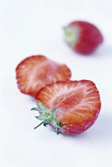Strawberry Nutrition Drucke: Halved strawberries