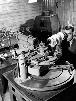 National Physical Laboratory UK Drucke: High-precision spectrometer