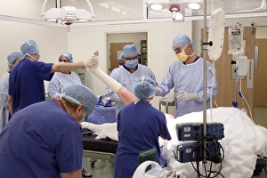 Hip Replacement Surgery Drucke: Hip replacement surgery C013 / 4963