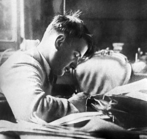 Russian Scientist Biography Drucke: Igor Kurchatov, Soviet nuclear physicist