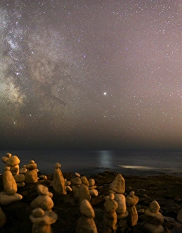 Brittany Coastal Landscape Drucke: Jupiter in Scorpius over a beach