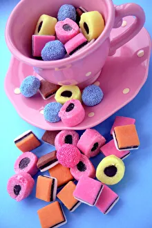 Drucke von Zuckerwatte Süßigkeiten auf einem Teller und Serviette Bilder Datiert 2006 Dezember: Zuckerhaltige Lebkuchen