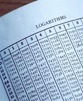 Bilder Datiert 12. Mai 2004: Logarithmentafel