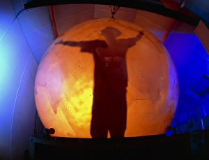 Virtual Reality Technology Drucke: Man silhouetted in the virtual reality cybersphere