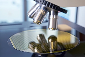 Quality Control In Industry Drucke: MEMS production, quality control