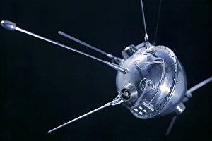 Soviet Space Exploration History Drucke: Model of the Luna 2 spacecraft