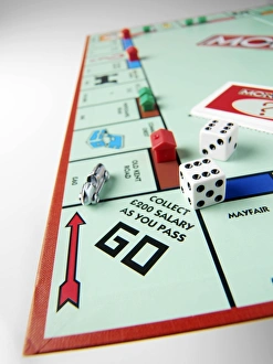 Drucke von Das Münzspielbrettspiel. Dieses Spiel wurde im Jahr 1934 von einem Amerikaner namens Mr Charles Darrow entwickelt Gebrüder Parker Drucke: Spielbrett Monopol