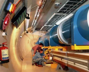 Modell des großen Teilcheladungskollogors an der CERN
