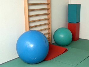 Physiotherapy Equipment Drucke: Physiotherapy equipment