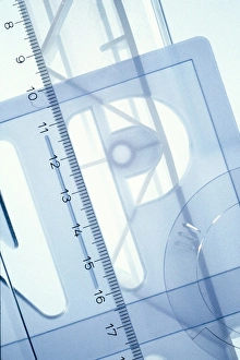 Drucke von Plastikgüter Auswahl von allgemein gehaltenen Plastikartikeln einschließlich eines Regels und Briefstempelvorlagen Bilder Datiert 2011 Mai: Kunststoffgegenstände