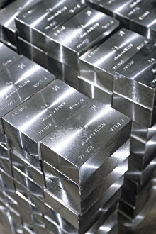 Drucke von Platinbärrchen am 1. Januar 1993 in der Russischen Staatsjuwelen- und Edelmetalldepots Gokhran aufbewahrt; Foto: Yuriy Somov/RIA Novosti Bilder Datiert 2011 Dezember: Silberbarren