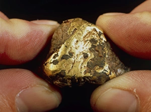 Bilder Datiert 19. März 2004: Kieselsilikat und natürlicher Gold
