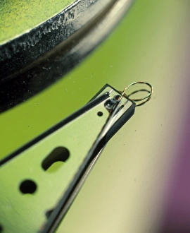 Electronic Data Storage Drucke: Read / write head of a hard disk