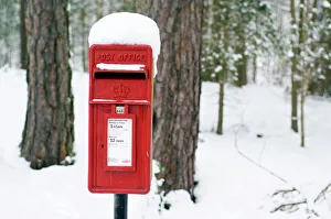 Bilder vom 12. August 2009: Rot Briefkasten im Schnee