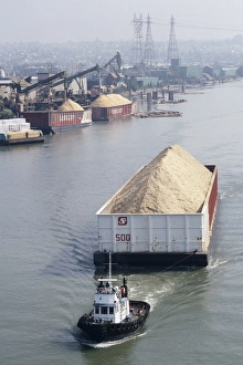 Bilder Datiert 4. Februar 2005: River cargo