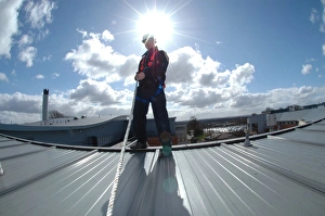 Construction Worker Safety Drucke: Rooftop safety harness